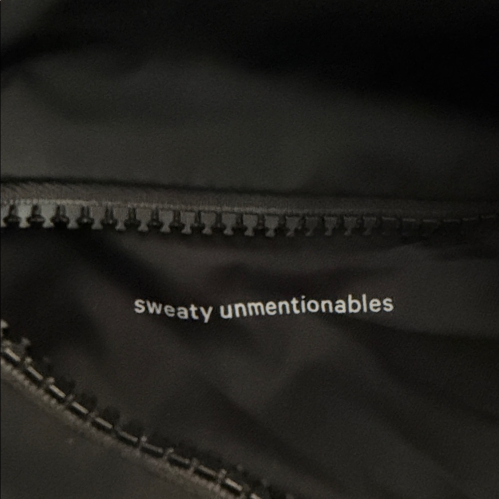 Lululemon Crossbody Bag - Picture 7 of 8